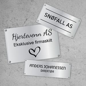 Aluminiumskilt gravert og sortlakkert